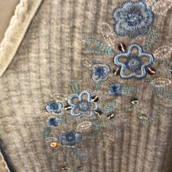 Flat back Rib Nightshirt With Floral Embroidery & Sequin Appliqué - Picture 2 of 4